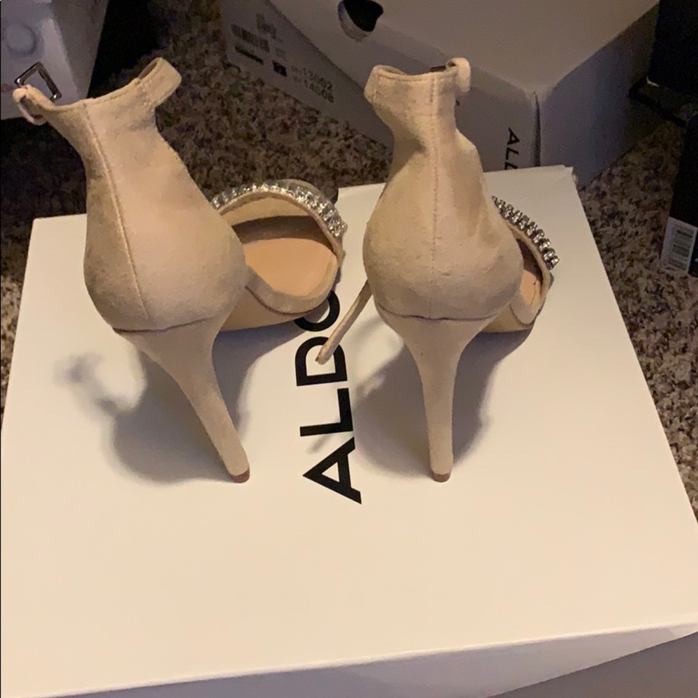 Heels - Picture 4 of 7